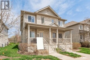 35 Mountford Dr in Guelph, ON - Building Photo