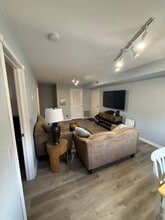 69 College Dr in Edison, NJ - Building Photo - Building Photo