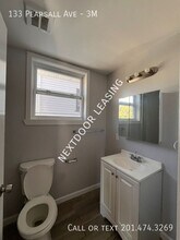 133 Pearsall Ave in Jersey City, NJ - Building Photo - Building Photo