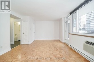 55 Isabella St in Toronto, ON - Building Photo - Building Photo