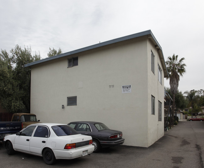 The Shirley Apartments in Santa Barbara, CA - Building Photo - Building Photo