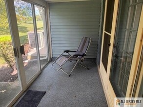 28 Daniel Webster Ave in Monroe Township, NJ - Building Photo - Building Photo