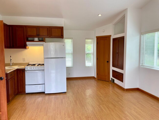 598 Sycamore Vista Rd in Montecito, CA - Building Photo - Building Photo