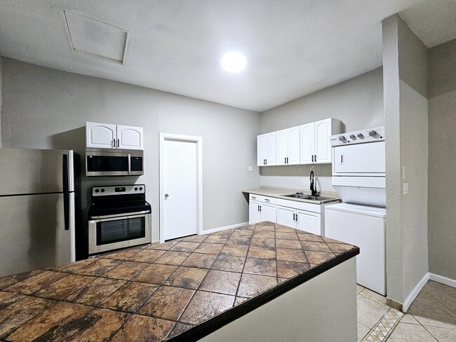 103 E Ash Ave, Unit 2bed 1bath in Casa Grande, AZ - Foto de edificio - Building Photo