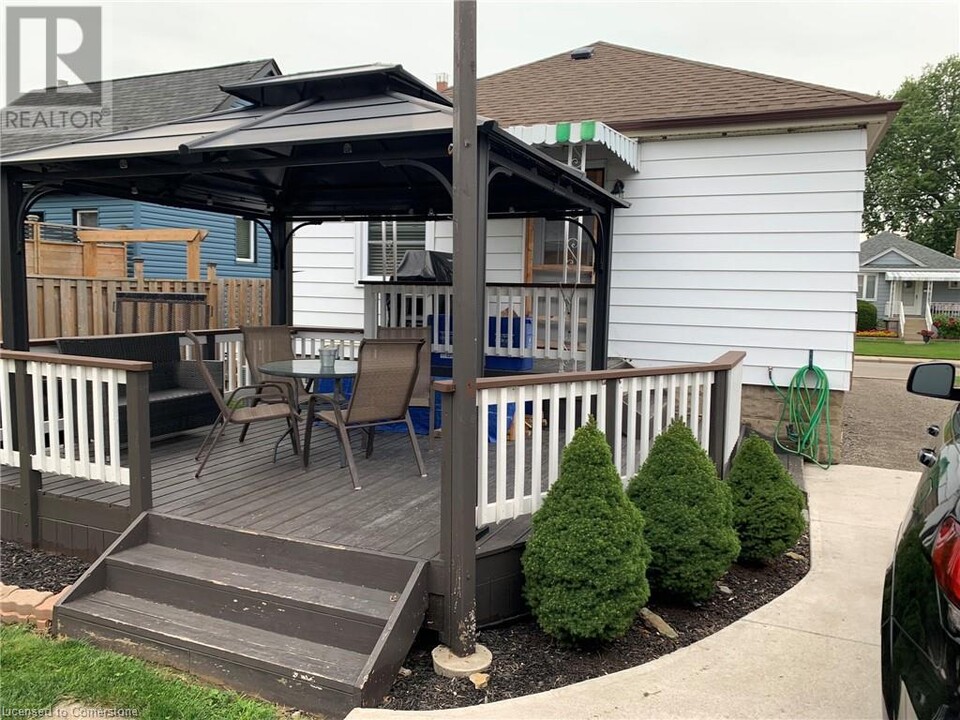 71 E 39th St in Hamilton, ON - Building Photo