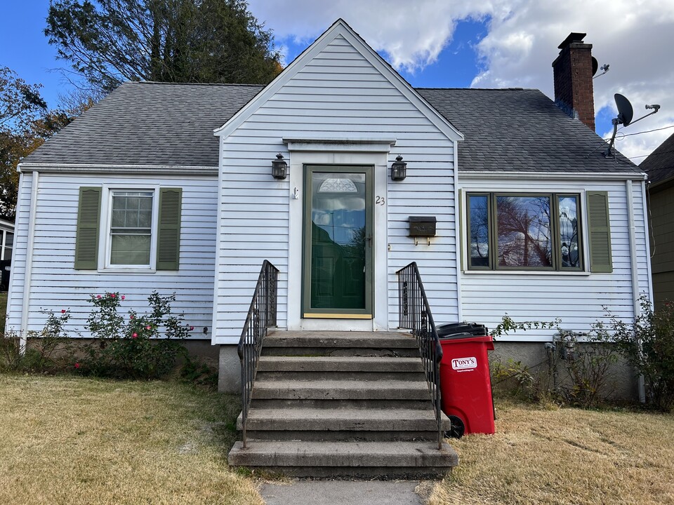 23 Home Ave in Meriden, CT - Building Photo