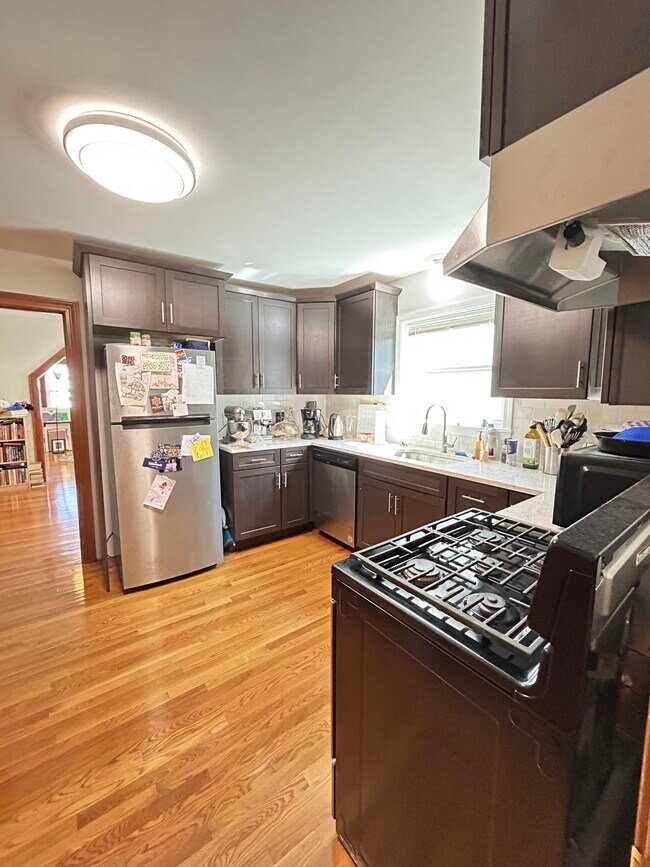 46 Dimmock St, Unit 1