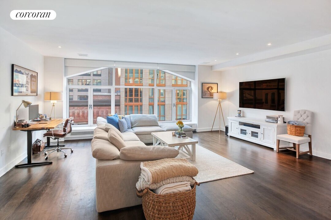 129 W 20th St in New York, NY - Building Photo