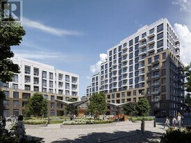 8 Beverley Glen Blvd in Vaughan, ON - Building Photo