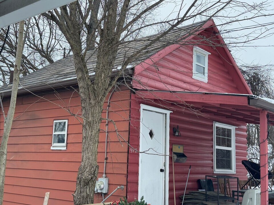 917 Perry Hwy in Pittsburgh, PA - Building Photo