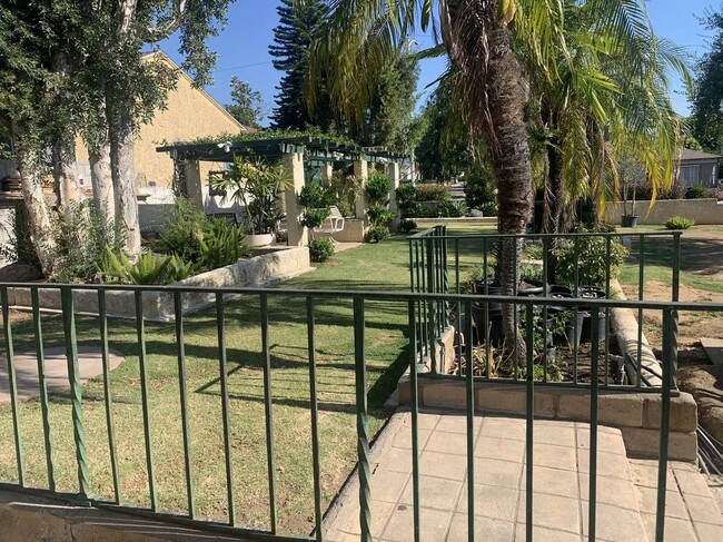 8138 Blewett St in Rosemead, CA - Foto de edificio - Building Photo