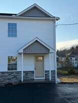 19 Jackson St in Dallas, PA - Building Photo