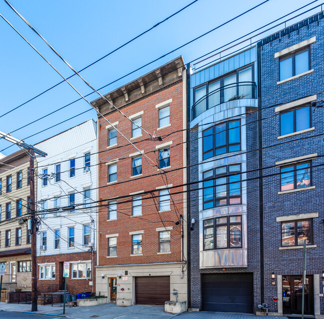 409 Adams St in Hoboken, NJ - Building Photo - Building Photo