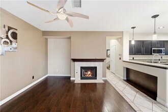 20300 Candice Ct in Santa Clarita, CA - Building Photo - Building Photo