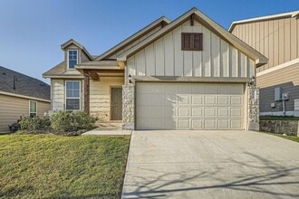 190 Purple Heart Dr in Buda, TX - Foto de edificio - Building Photo