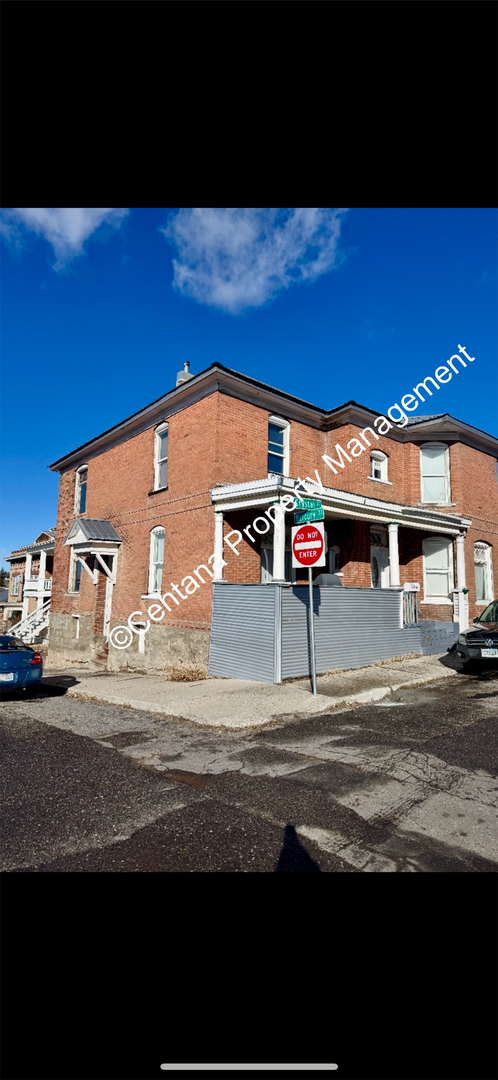 property at 601 W Mercury St