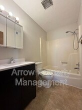 321 Chestnut St in Hickman, NE - Building Photo - Building Photo