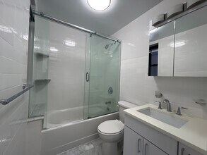 20 Fifth Avenue, Unit 3E in New York, NY - Building Photo - Building Photo