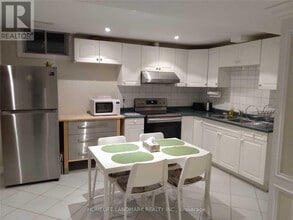 38 Lois Dr in Vaughan, ON - Building Photo - Building Photo