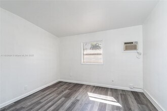 51 NW 27th Ct in Boynton Beach, FL - Building Photo - Building Photo