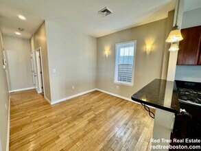 22 Elmore St in Boston, MA - Foto de edificio - Building Photo