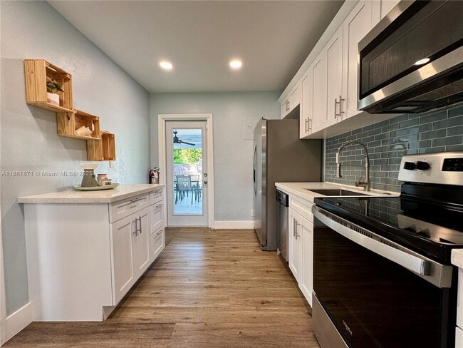 4881 NE 2nd Ave in Fort Lauderdale, FL - Building Photo - Building Photo