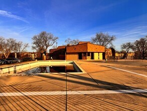 2212 Country Club Dr in Woodridge, IL - Building Photo - Building Photo