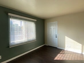 14602 Condon Ave, Unit 14604 Condon Ave in Lawndale, CA - Foto de edificio - Building Photo