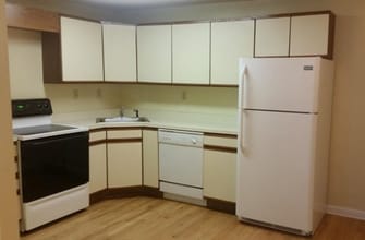 104 Oakwood Ave in West Hartford, CT - Foto de edificio - Building Photo