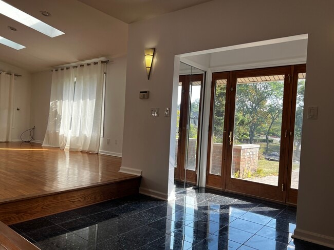 4409 Exmoor Cir in Bloomfield Hills, MI - Building Photo - Building Photo