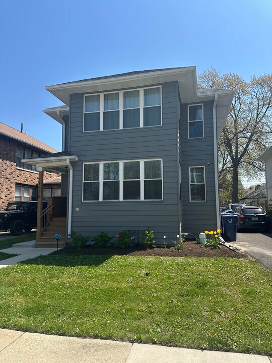 1835 Lincoln St, Unit 1 in North Chicago, IL - Building Photo