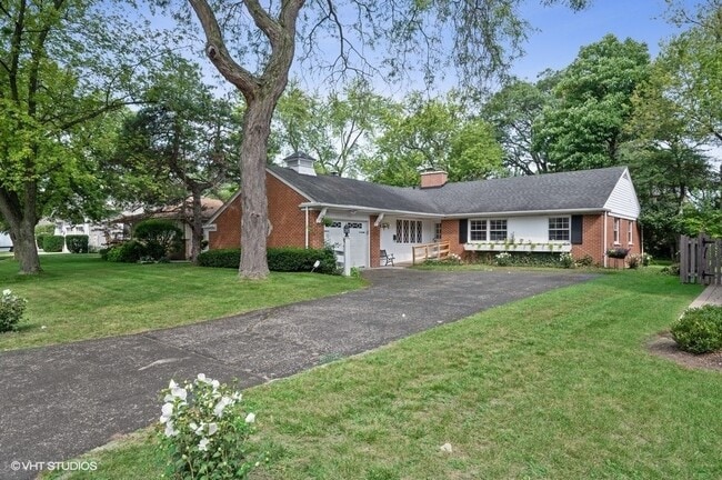 property at 2602 Greenleaf Ave