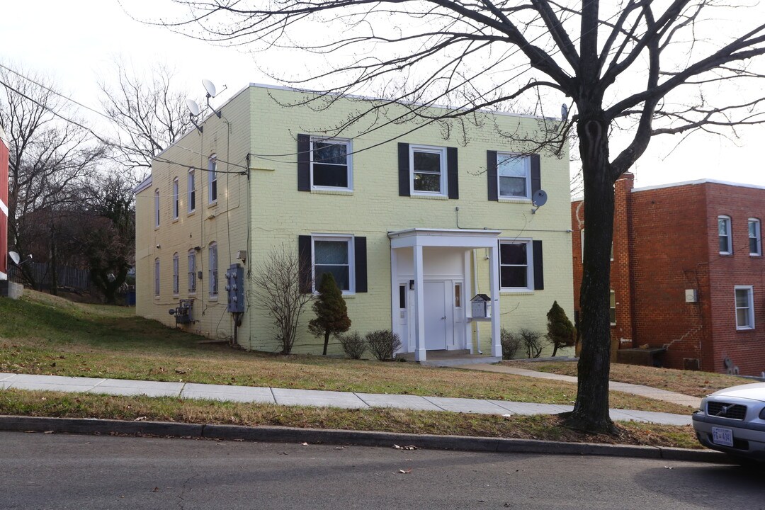 3216 28th St SE in Washington, DC - Building Photo