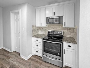 3201 Ryan Ave in Fort Worth, TX - Building Photo - Building Photo