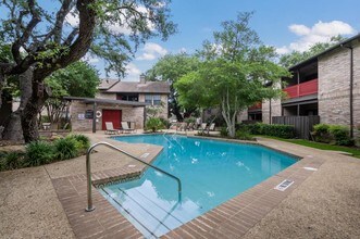 Stratton Park Apartments in San Antonio, TX - Building Photo - Building Photo