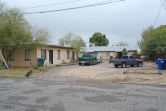 1627 N Bryant Ave in Tucson, AZ - Building Photo - Building Photo