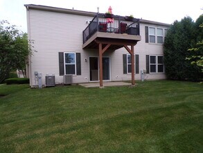 120 W Buckingham Dr in Round Lake, IL - Building Photo - Building Photo