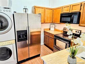 912 S Dearborn Way in Aurora, CO - Building Photo - Building Photo