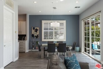 546 N Indian Canyon Dr in Palm Springs, CA - Building Photo - Building Photo