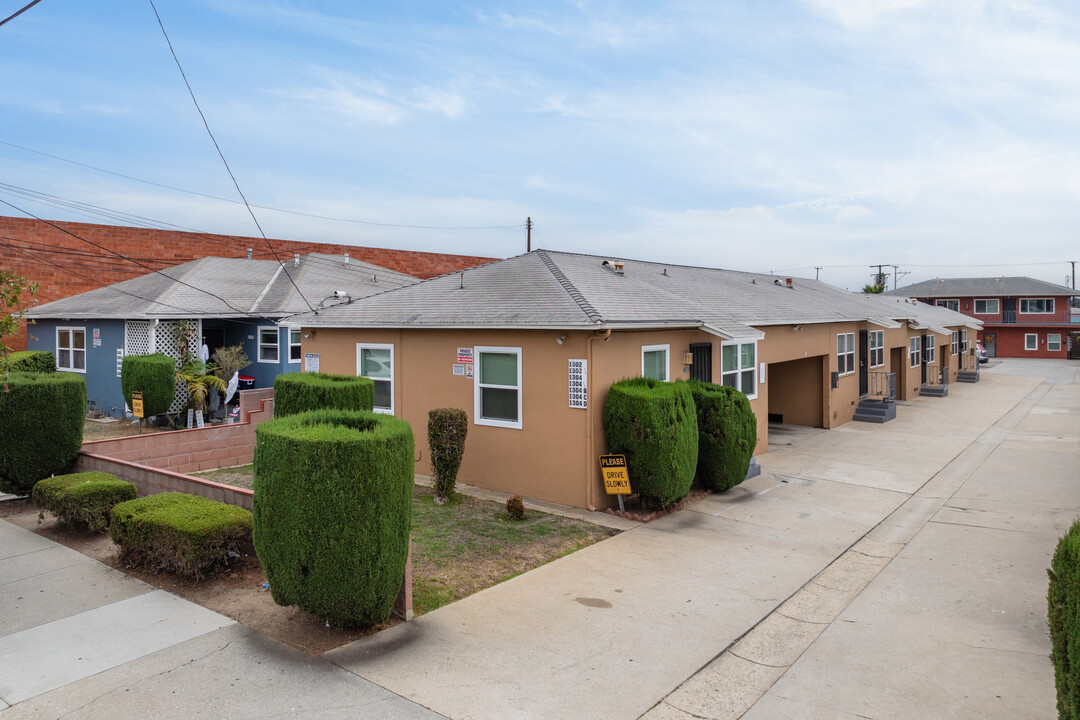 1300 W 134th St in Gardena, CA - Foto de edificio