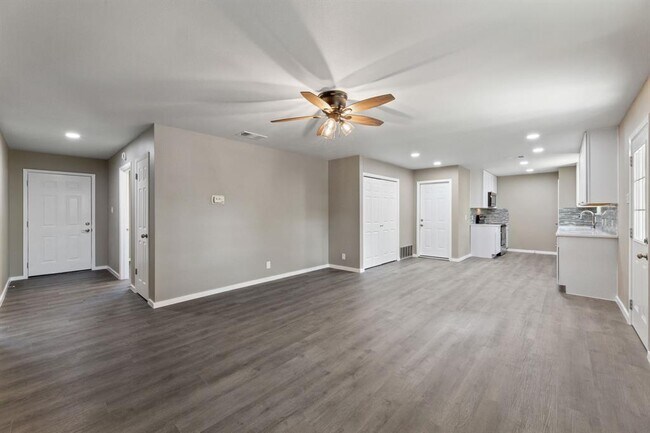 1301 Barrington Dr in Austin, TX - Building Photo - Building Photo