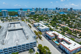 Colonial Manor East Apartments in Fort Lauderdale, FL - Building Photo - Building Photo