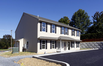 State Street Villas in Hamburg, PA - Building Photo - Building Photo