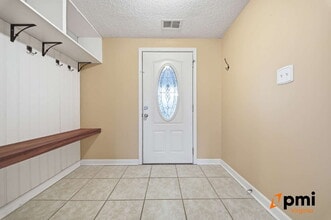 5413 Brookfield Dr in Virginia Beach, VA - Building Photo - Building Photo