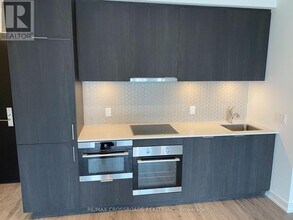 158 Front St E in Toronto, ON - Building Photo - Building Photo