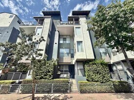101 Market St in San Diego, CA - Building Photo