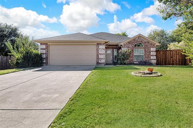 757 Tanglewood Dr in Burleson, TX - Building Photo