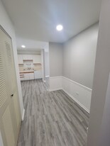 4905 Belmont Rd in Downers Grove, IL - Building Photo