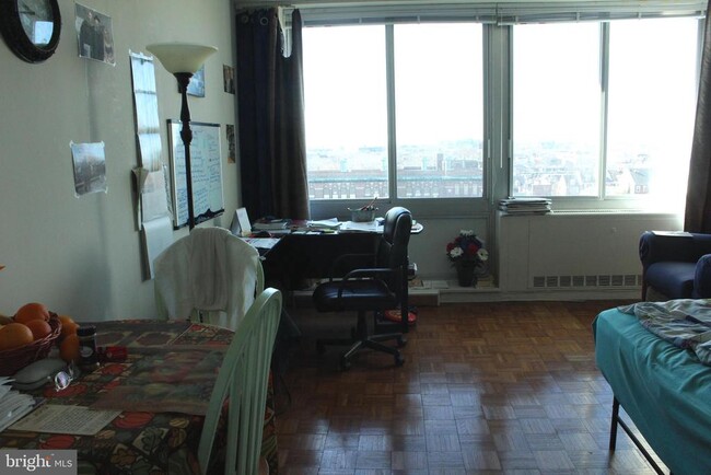 property at 604-36 S Washington Square