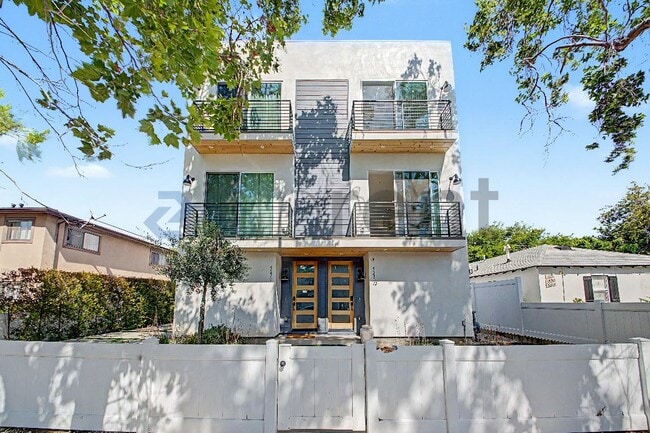 property at 5230 1/2 Tilden Ave